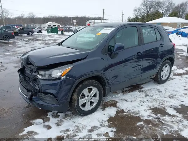 3GNCJKSB6KL232748 2019 CHEVROLET TRAX - Image 2