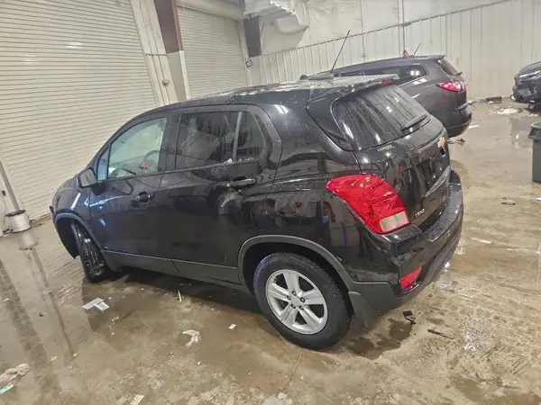 3GNCJKSB6KL249923 2019 CHEVROLET TRAX - Image 2