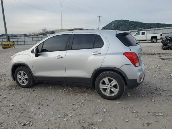 3GNCJKSB6KL255740 2019 CHEVROLET TRAX - Image 2