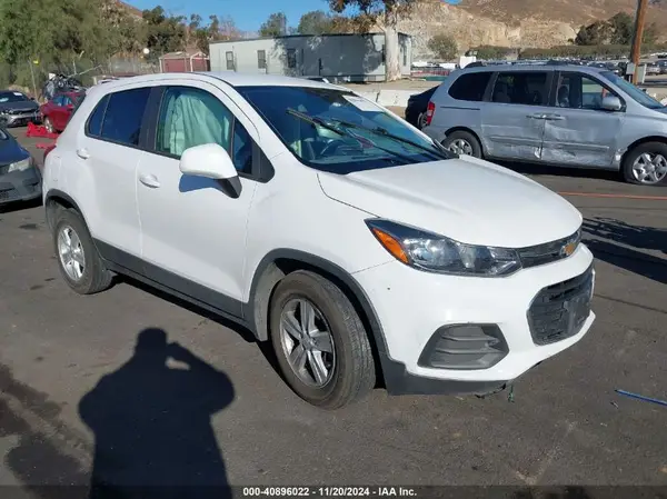 3GNCJKSB6KL261120 2019 CHEVROLET TRAX - Image 1