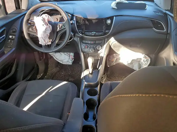 3GNCJKSB6KL271176 2019 CHEVROLET TRAX - Image 8