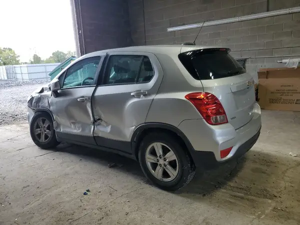 3GNCJKSB6KL276488 2019 CHEVROLET TRAX - Image 2