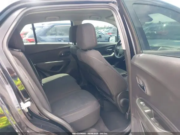 3GNCJKSB6KL278242 2019 CHEVROLET TRAX - Image 8