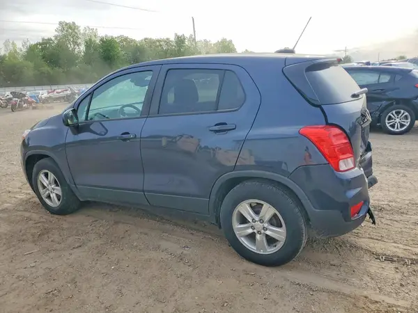 3GNCJKSB6KL281643 2019 CHEVROLET TRAX - Image 2