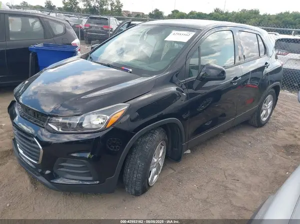 3GNCJKSB6KL307903 2019 CHEVROLET TRAX - Image 2