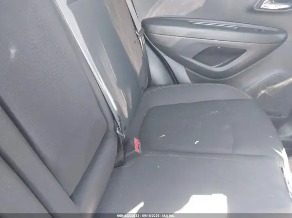 3GNCJKSB6KL336110 2019 CHEVROLET TRAX - Image 8