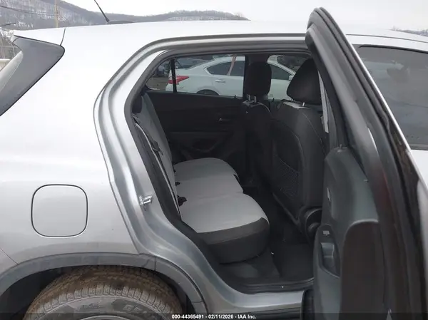 3GNCJKSB6KL336222 2019 CHEVROLET TRAX - Image 8