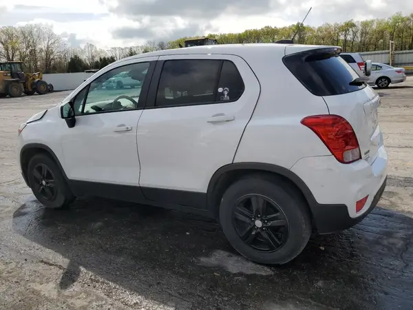 3GNCJKSB6KL351223 2019 CHEVROLET TRAX - Image 2