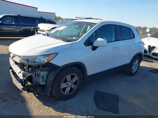 3GNCJKSB6KL356454 2019 CHEVROLET TRAX - Image 2