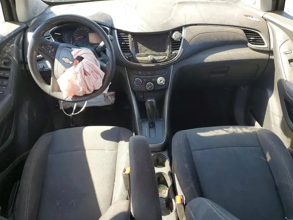 3GNCJKSB6KL383038 2019 CHEVROLET TRAX - Image 8