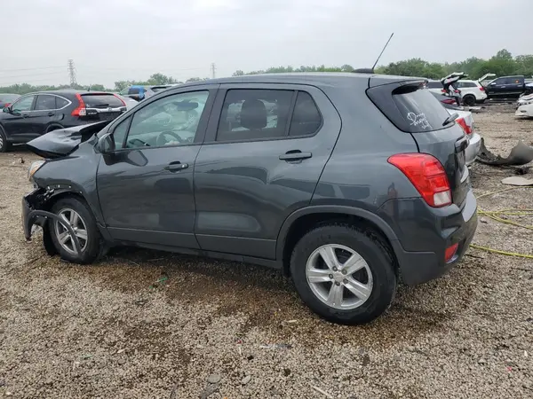 3GNCJKSB6KL383587 2019 CHEVROLET TRAX - Image 2