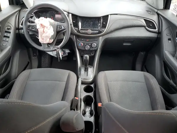 3GNCJKSB6KL383587 2019 CHEVROLET TRAX - Image 8