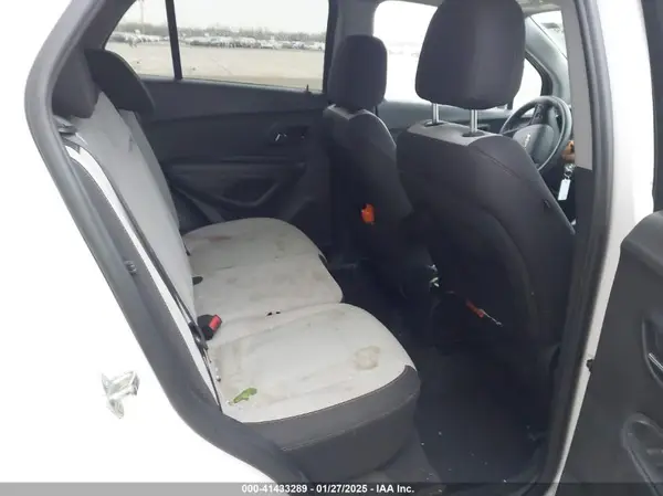 3GNCJKSB6KL386764 2019 CHEVROLET TRAX - Image 8