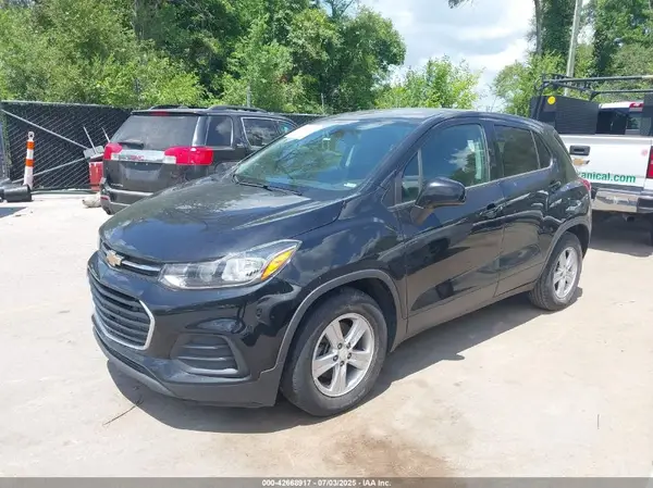 3GNCJKSB6KL388000 2019 CHEVROLET TRAX - Image 2
