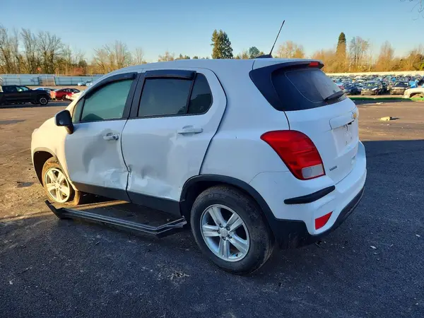 3GNCJKSB6LL117388 2020 CHEVROLET TRAX - Image 2