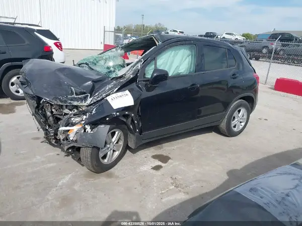 3GNCJKSB6LL120100 2020 CHEVROLET TRAX - Image 2