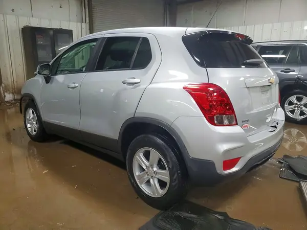 3GNCJKSB6LL121733 2020 CHEVROLET TRAX - Image 2