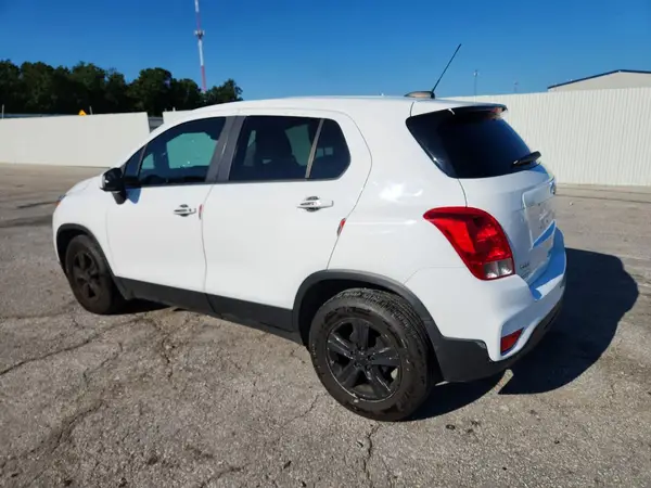 3GNCJKSB6LL123076 2020 CHEVROLET TRAX - Image 2