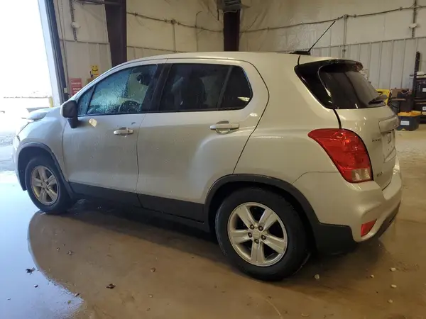 3GNCJKSB6LL129508 2020 CHEVROLET TRAX - Image 2