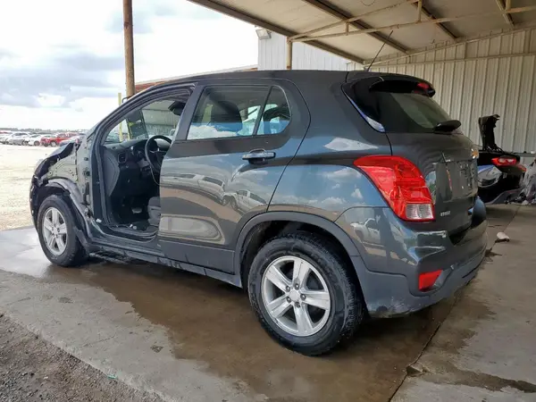 3GNCJKSB6LL161388 2020 CHEVROLET TRAX - Image 2