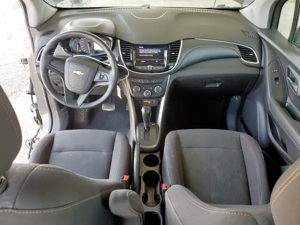 3GNCJKSB6LL161388 2020 CHEVROLET TRAX - Image 8