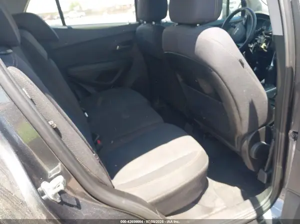 3GNCJKSB6LL163397 2020 CHEVROLET TRAX - Image 8