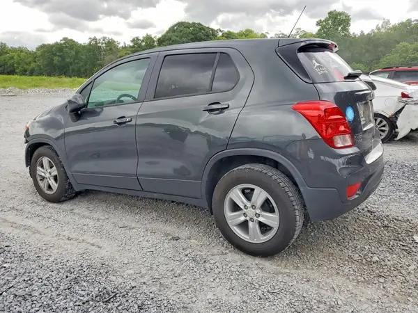 3GNCJKSB6LL166123 2020 CHEVROLET TRAX - Image 2