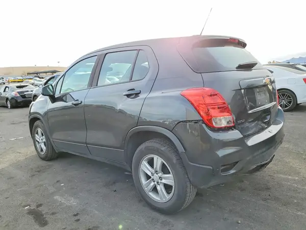 3GNCJKSB6LL176036 2020 CHEVROLET TRAX - Image 2