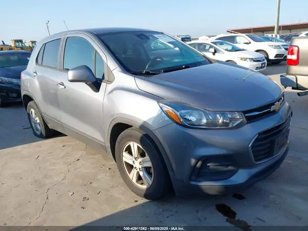 3GNCJKSB6LL180071 2020 CHEVROLET TRAX - Image 1