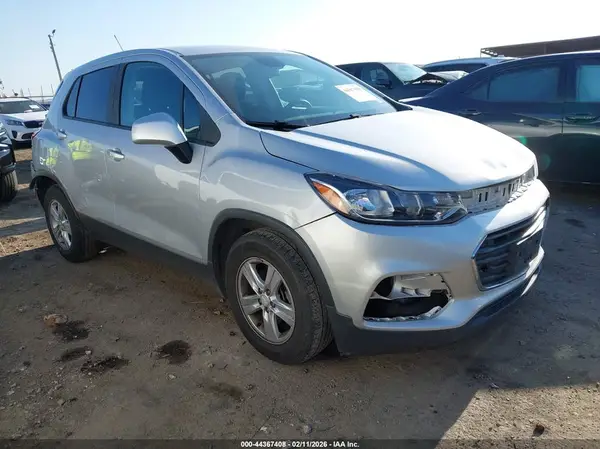 3GNCJKSB6LL184203 2020 CHEVROLET TRAX - Image 1