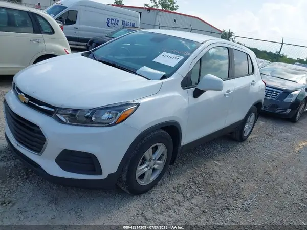 3GNCJKSB6LL184671 2020 CHEVROLET TRAX - Image 2