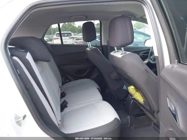 3GNCJKSB6LL184671 2020 CHEVROLET TRAX - Image 8