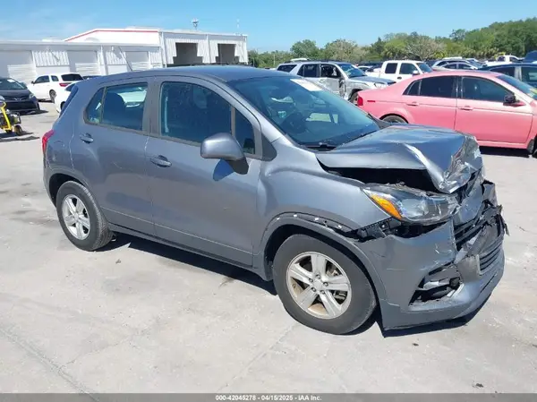 3GNCJKSB6LL188249 2020 CHEVROLET TRAX - Image 1