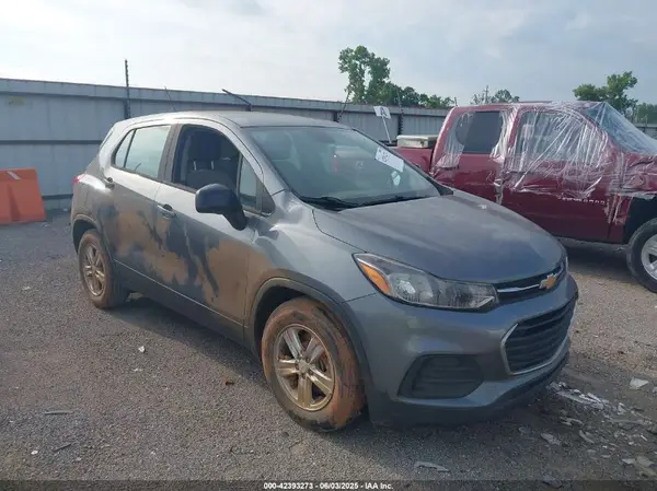 3GNCJKSB6LL205356 2020 CHEVROLET TRAX - Image 1