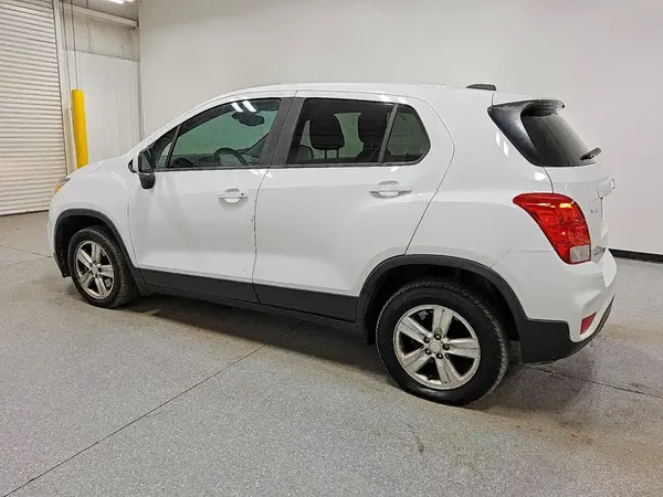 3GNCJKSB6LL209181 2020 CHEVROLET TRAX - Image 2