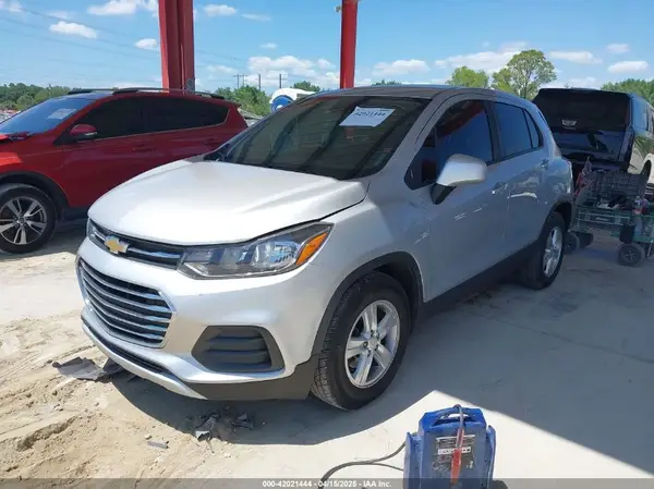 3GNCJKSB6LL213456 2020 CHEVROLET TRAX - Image 2