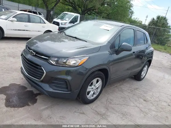 3GNCJKSB6LL216633 2020 CHEVROLET TRAX - Image 2