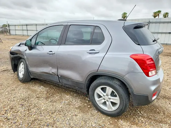 3GNCJKSB6LL221864 2020 CHEVROLET TRAX - Image 2