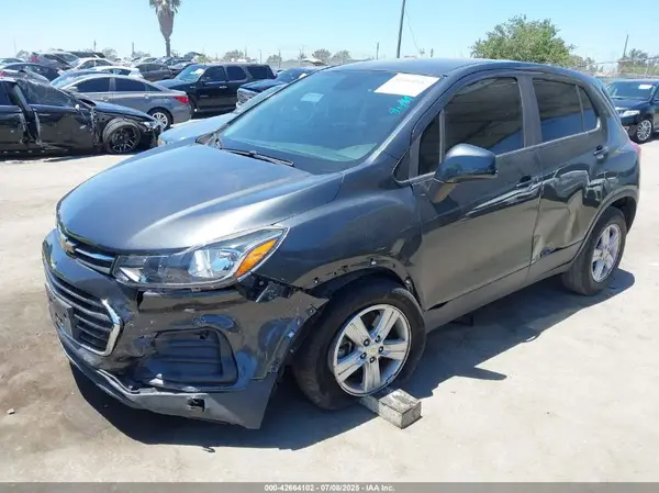 3GNCJKSB6LL222741 2020 CHEVROLET TRAX - Image 2