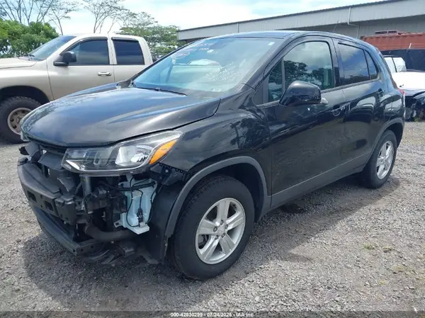 3GNCJKSB6LL229723 2020 CHEVROLET TRAX - Image 2