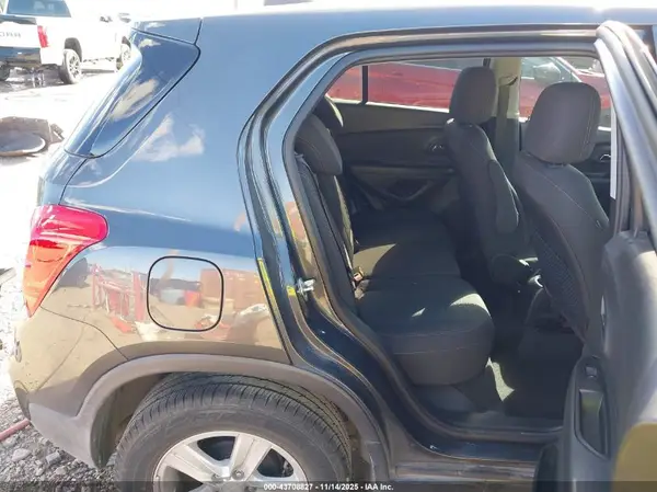 3GNCJKSB6LL231651 2020 CHEVROLET TRAX - Image 8