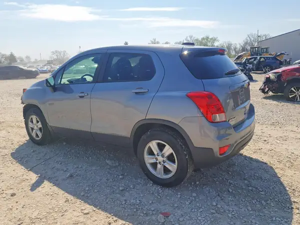 3GNCJKSB6LL241726 2020 CHEVROLET TRAX - Image 2