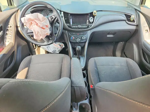 3GNCJKSB6LL245033 2020 CHEVROLET TRAX - Image 8