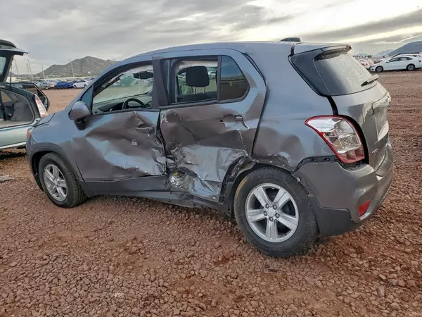 3GNCJKSB6LL257392 2020 CHEVROLET TRAX - Image 2