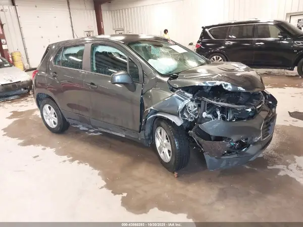 3GNCJKSB6LL260650 2020 CHEVROLET TRAX - Image 1