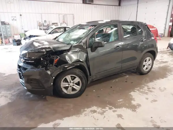 3GNCJKSB6LL260650 2020 CHEVROLET TRAX - Image 2