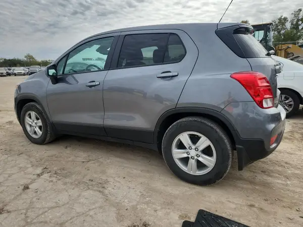 3GNCJKSB6LL271812 2020 CHEVROLET TRAX - Image 2