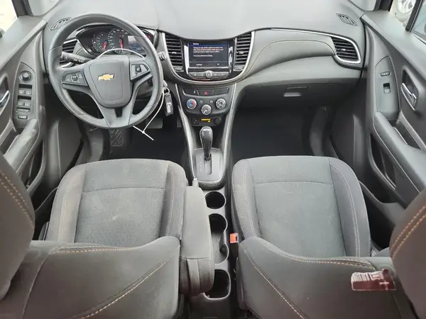3GNCJKSB6LL271812 2020 CHEVROLET TRAX - Image 8