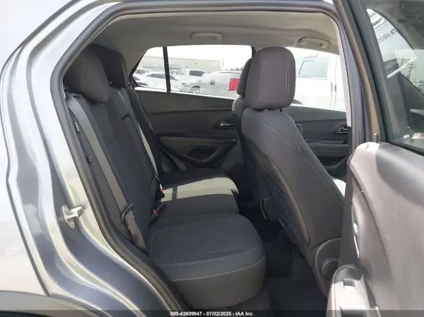 3GNCJKSB6LL279909 2020 CHEVROLET TRAX - Image 8