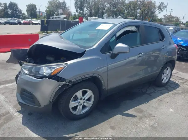 3GNCJKSB6LL284754 2020 CHEVROLET TRAX - Image 2